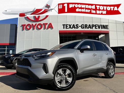 Used 2025 Toyota RAV4 XLE image 1