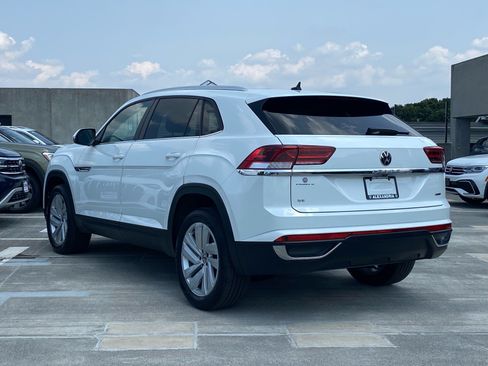 Certified 2023 Volkswagen Atlas Cross Sport SE w/ Panoramic Sunroof Package AWD/4WD image 5