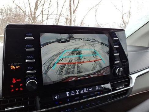 Certified 2021 Toyota Sienna XLE image 22