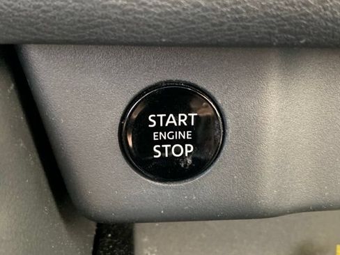 Used 2024 Nissan Rogue SV w/ SV Premium Package AWD/4WD image 12