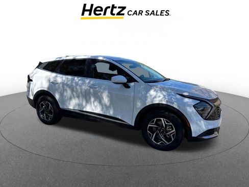 Used 2025 Kia Sportage LX image 1