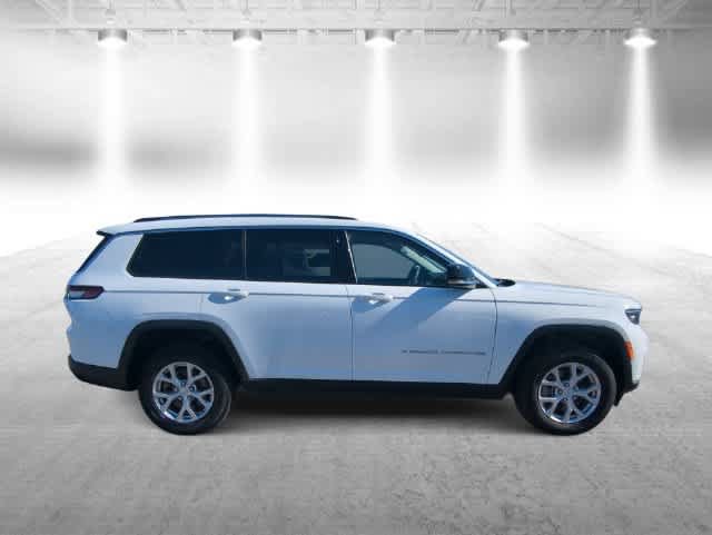 Used 2023 Jeep Grand Cherokee L Limited AWD/4WD image 9