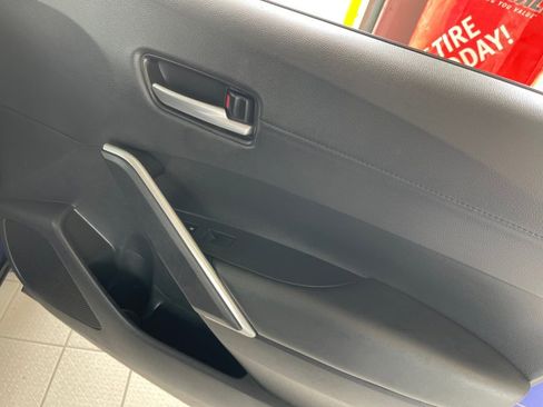 Certified 2023 Toyota Corolla Cross XLE image 21