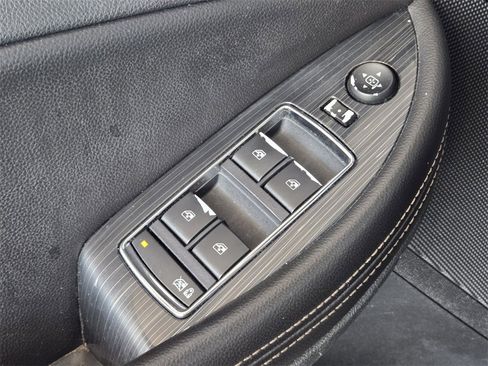 Used 2018 Chevrolet Impala LT image 34