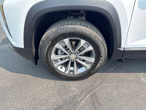 Used 2025 Chevrolet Equinox LT AWD/4WD image 26