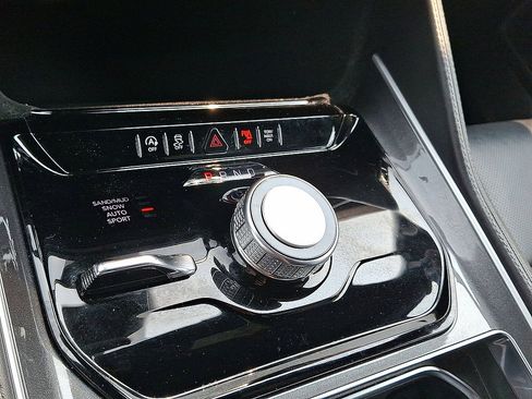 Used 2023 Jeep Wagoneer 4WD image 12