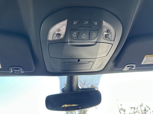 New 2026 Chrysler Pacifica Select w/ S Appearance Package image 31