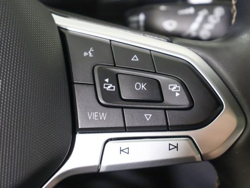 Used 2023 Volkswagen Atlas Cross Sport SE w/ Panoramic Sunroof Package image 44