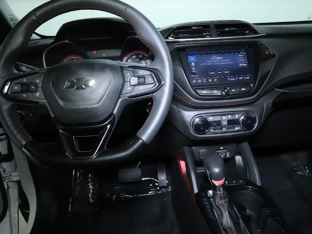 Used 2023 Chevrolet TrailBlazer RS w/ Sun and Liftgate Package AWD/4WD image 28