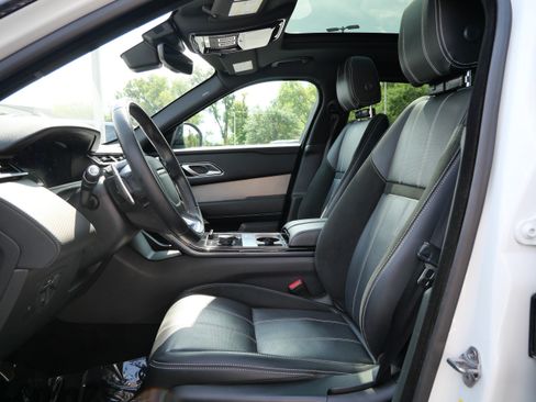 Used 2019 Land Rover Range Rover Velar R-Dynamic SE AWD/4WD image 12