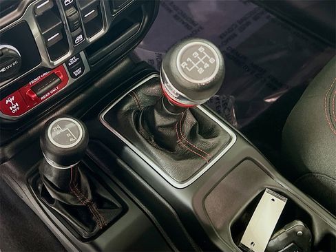 Used 2022 Jeep Gladiator Rubicon w/ Trailer Tow Package image 17