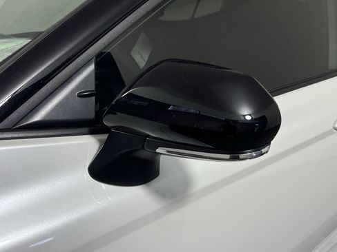 Used 2025 Toyota Camry XSE image 12