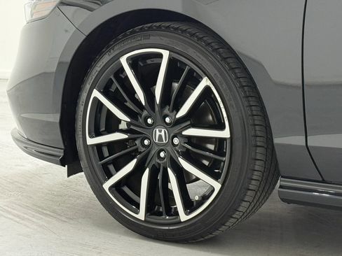 Used 2025 Honda Accord Touring image 12