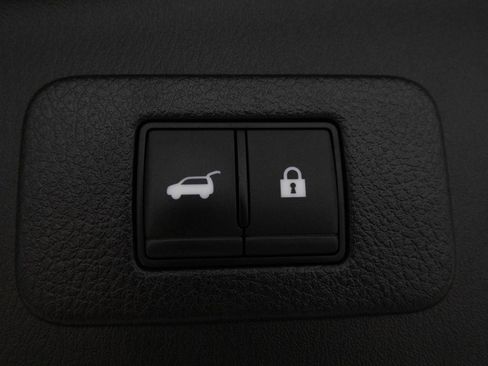 Used 2023 Nissan Armada Platinum w/ Captain's Chairs Package image 40