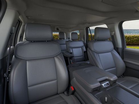 New 2026 Ford Expedition Active image 10