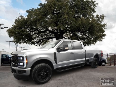 Used 2024 Ford F350 Lariat w/ Black Appearance Package image 1