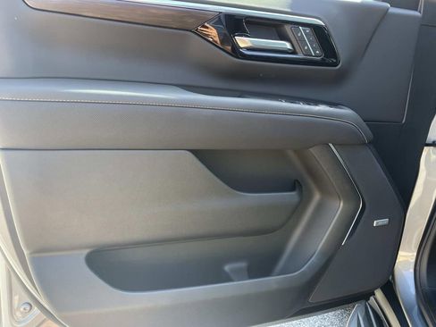 New 2026 Chevrolet Tahoe Premier w/ Sun And Tow Package AWD/4WD image 17