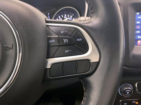 Used 2019 Jeep Compass Latitude image 17