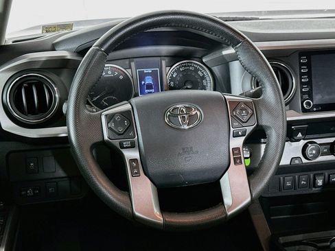 Used 2020 Toyota Tacoma SR5 RWD image 17