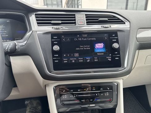 Used 2024 Volkswagen Tiguan SE FWD image 25