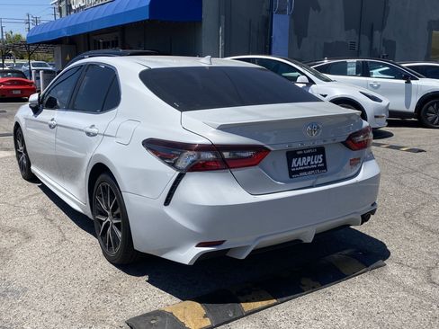 Used 2022 Toyota Camry SE w/ Audio Upgrade Package FWD image 10