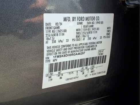 Used 2024 Ford Explorer XLT AWD/4WD image 23