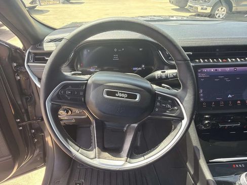 Used 2025 Jeep Grand Cherokee Limited w/ Trailer Tow Package RWD image 24