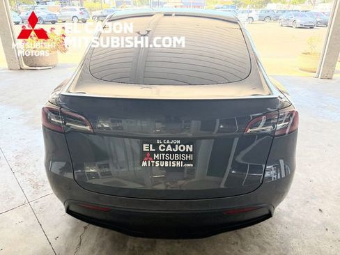 Used 2022 Tesla Model Y Performance AWD/4WD image 4