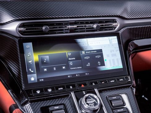 Used 2026 Aston Martin V8 Vantage Roadster image 30