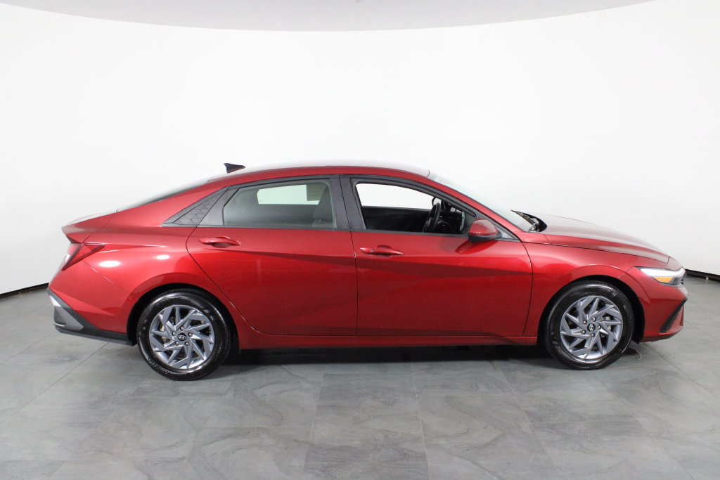 Certified 2024 Hyundai Elantra SEL FWD image 12