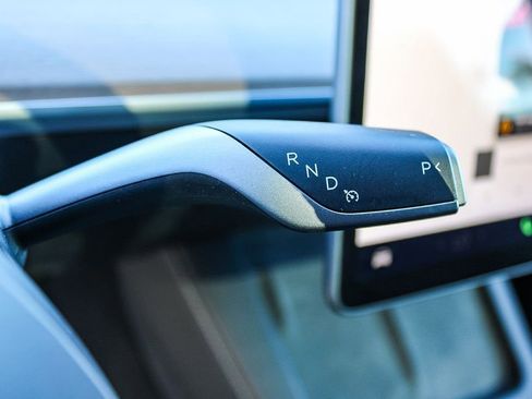 Used 2024 Tesla Model Y Long Range image 21