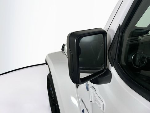 Used 2022 Jeep Wrangler Sahara w/ Cold Weather Group image 16