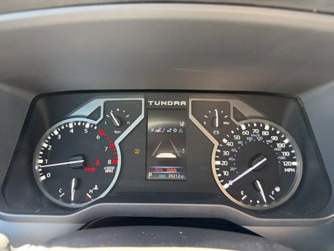 Used 2022 Toyota Tundra SR5 w/ Convenience Package RWD image 21