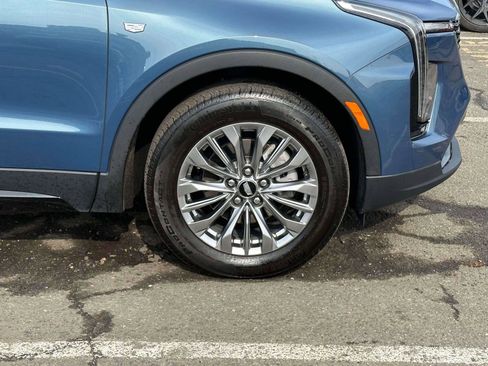 Used 2024 Cadillac XT4 Premium Luxury image 6