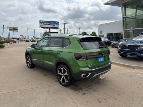 Used 2025 Volkswagen Taos SEL AWD/4WD image 7