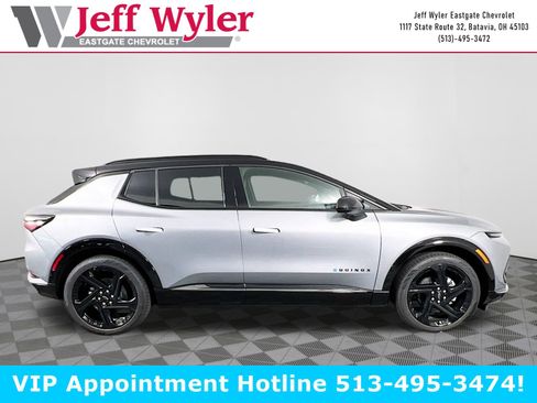 New 2025 Chevrolet Equinox EV RS image 32