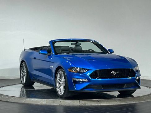 Used 2019 Ford Mustang GT Premium RWD image 3