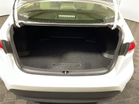 Used 2024 Toyota Corolla LE image 14