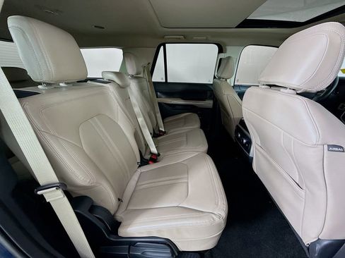 Used 2022 Ford Expedition Limited image 32