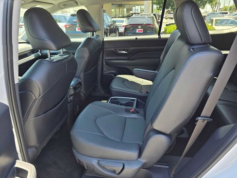 Used 2026 Toyota Grand Highlander FWD image 17