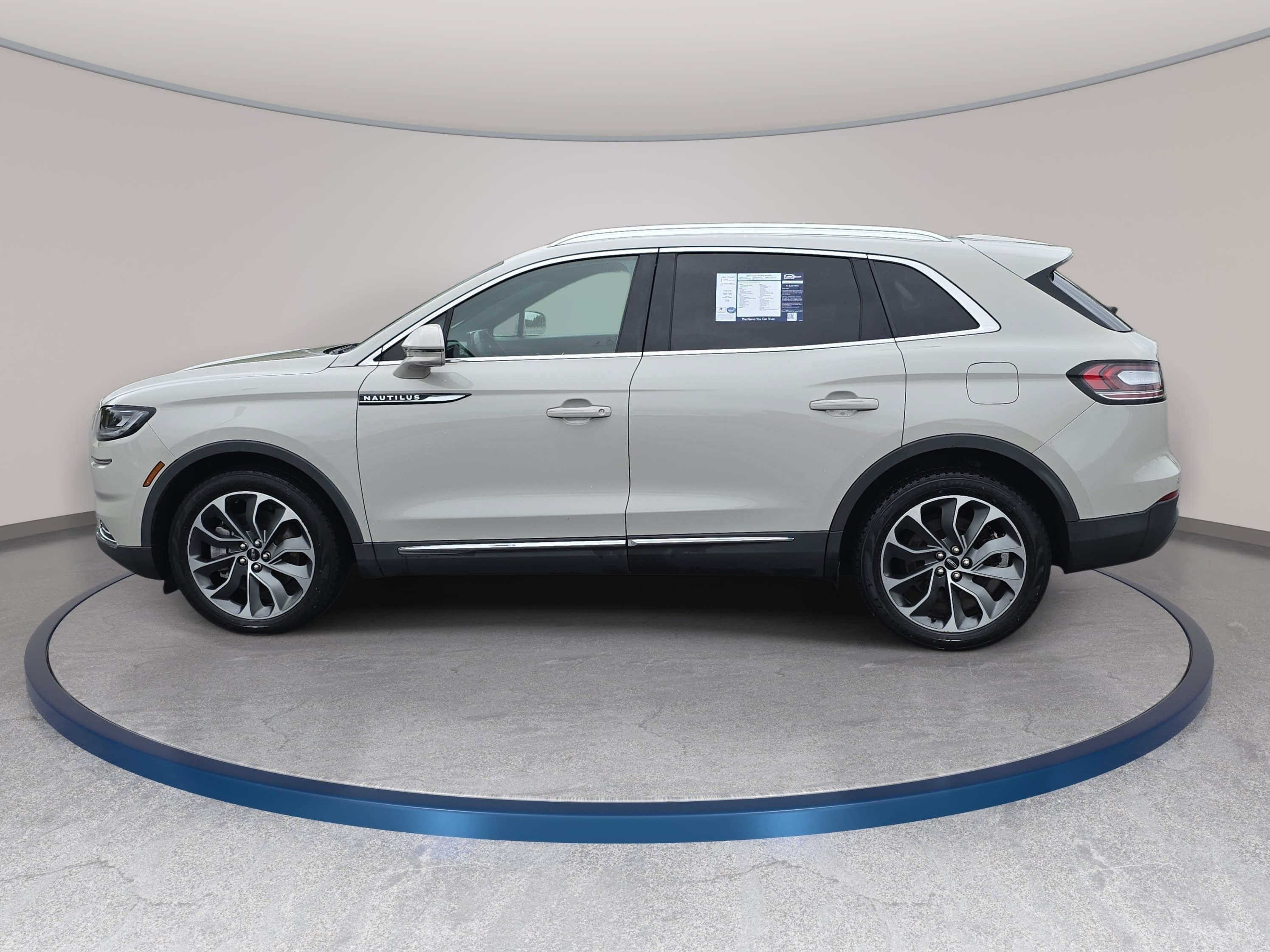 Certified 2023 Lincoln Nautilus Reserve AWD/4WD image 8