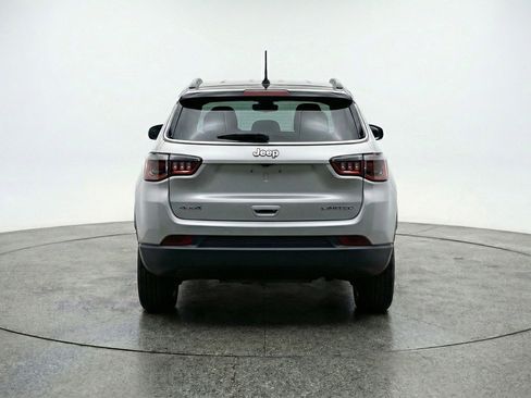 Used 2025 Jeep Compass Trailhawk AWD/4WD image 7