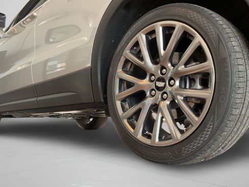 Used 2021 Cadillac XT4 Luxury w/ Cold Weather Package FWD image 47