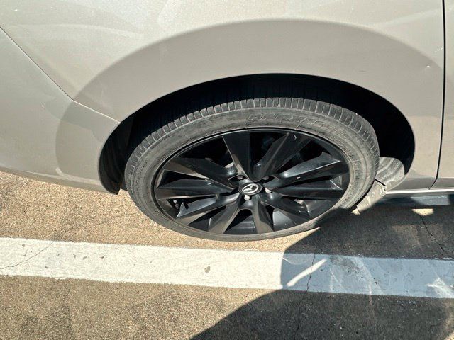 Used 2024 MAZDA MAZDA3 s FWD image 7