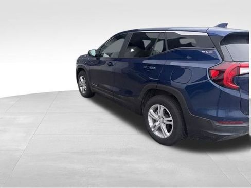 Used 2023 GMC Terrain SLE image 5