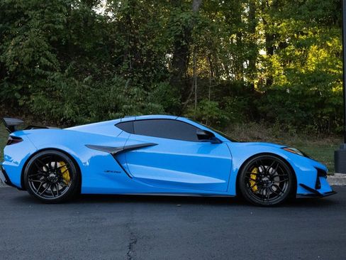 Used 2025 Chevrolet Corvette Z06 w/ Stealth Interior Trim Package image 9