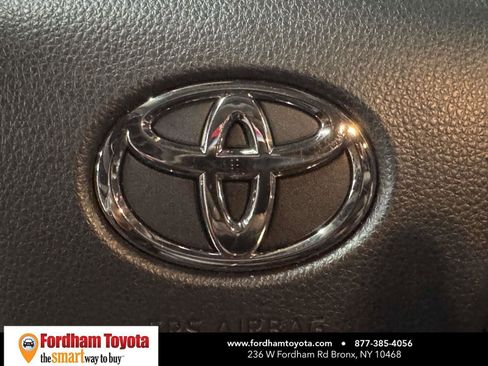 Used 2022 Toyota Highlander XLE image 33