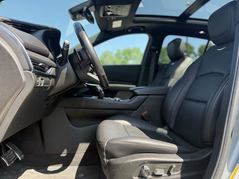 Certified 2023 Cadillac XT4 Sport w/ Cold Weather Package image 10