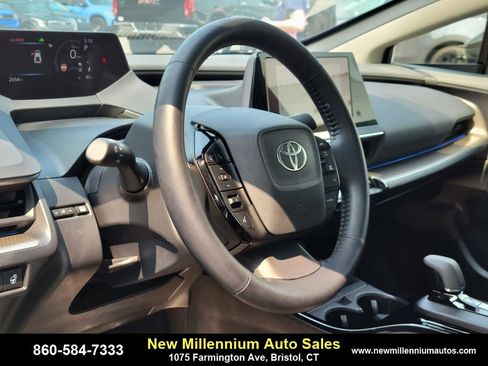 Used 2024 Toyota Prius XLE image 19
