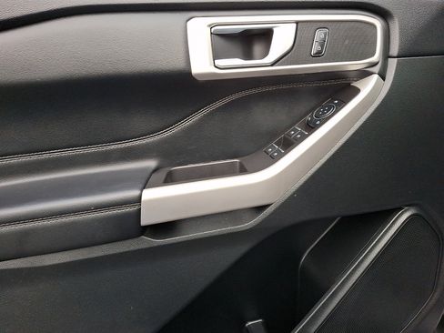 Certified 2023 Ford Explorer XLT image 13